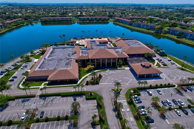 400 SW 134th Way 112F, Pembroke Pines, FL 33027