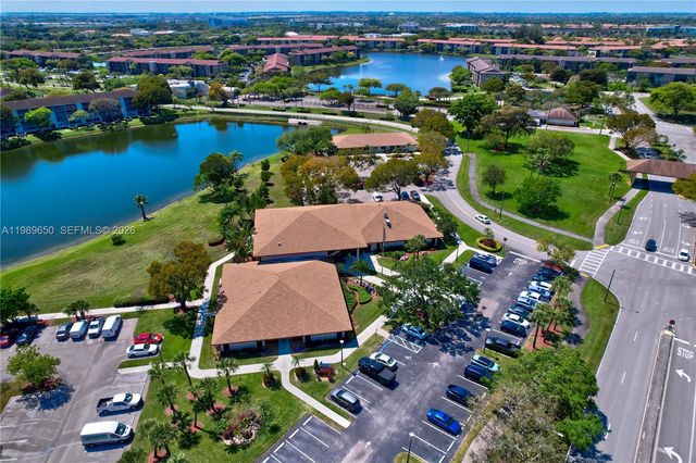 400 SW 134th Way 112F, Pembroke Pines, FL 33027