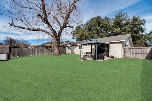 1422 Deepwood Drive, Garland, TX 75040