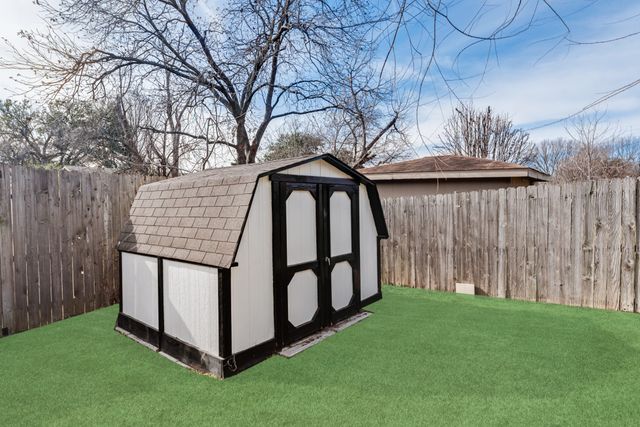 1422 Deepwood Drive, Garland, TX 75040