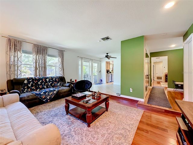 8517 CEDAR COVE COURT, Orlando, FL 32819