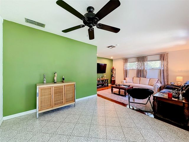 8517 CEDAR COVE COURT, Orlando, FL 32819