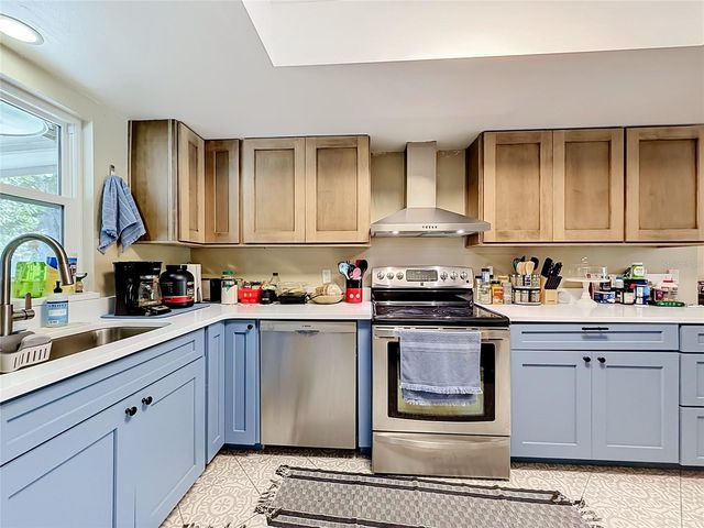 8517 CEDAR COVE COURT, Orlando, FL 32819