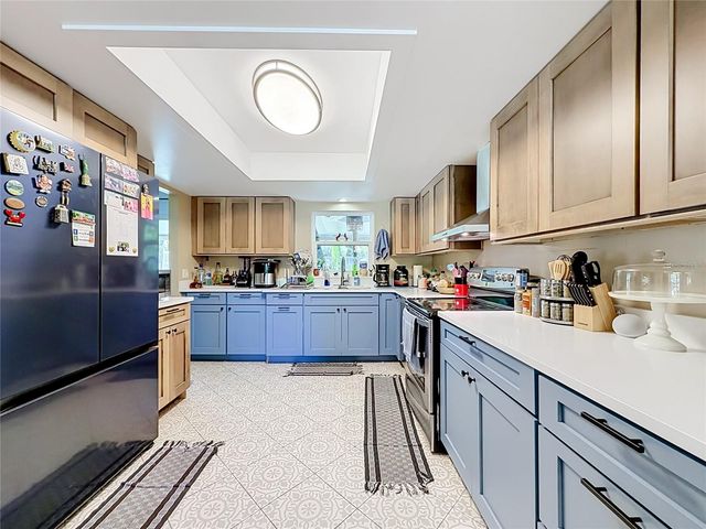 8517 CEDAR COVE COURT, Orlando, FL 32819