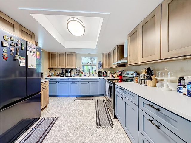 8517 CEDAR COVE COURT, Orlando, FL 32819