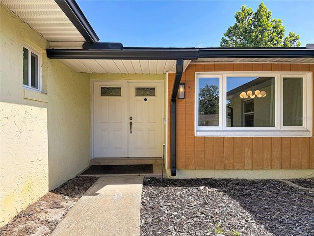 8517 CEDAR COVE COURT, Orlando, FL 32819