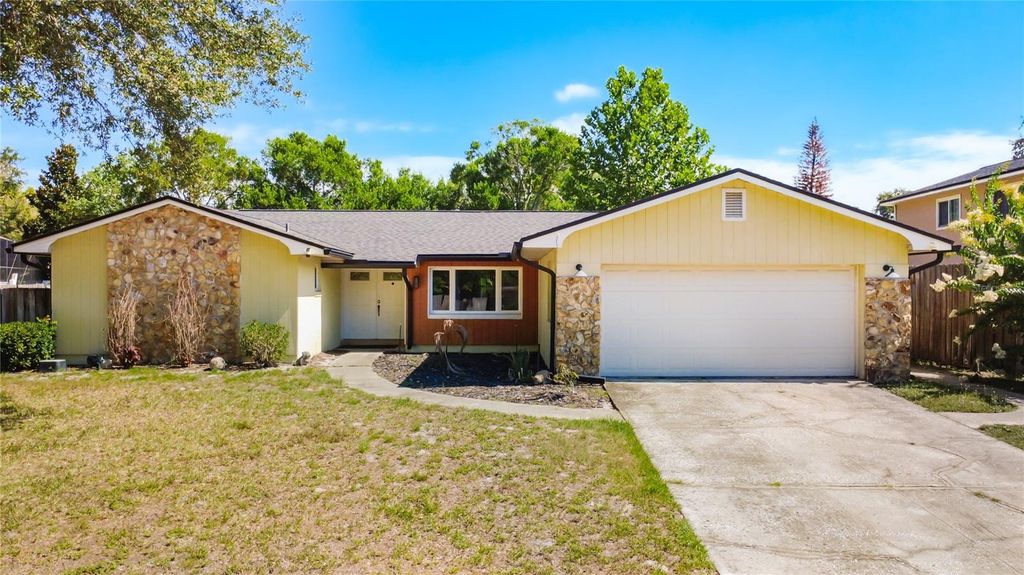 8517 CEDAR COVE COURT, Orlando, FL 32819