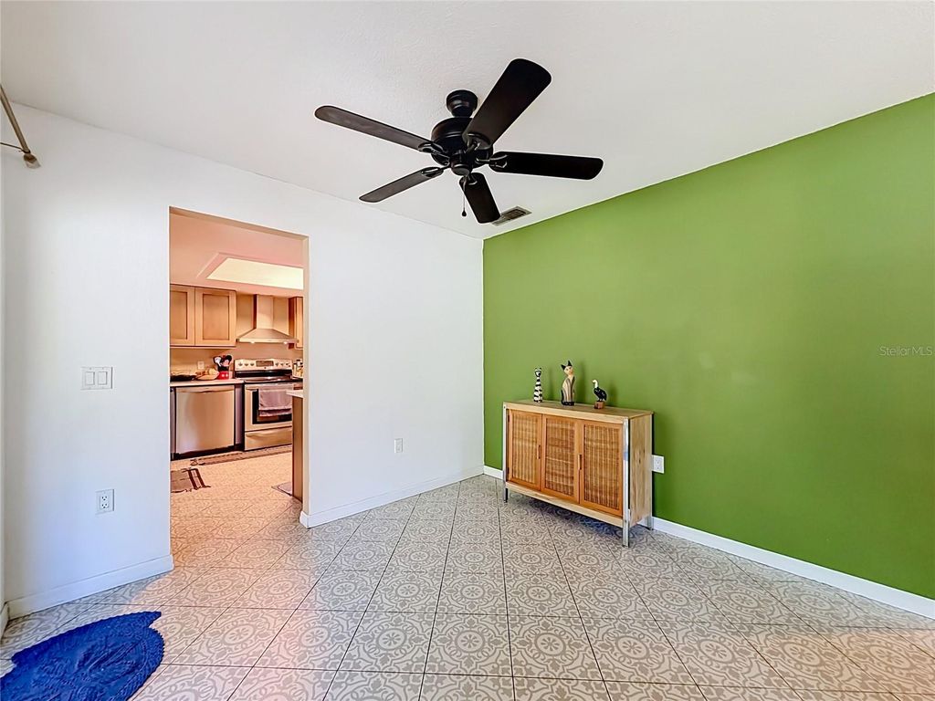Image 17 of property listing at 8517 CEDAR COVE COURT, Orlando, FL 32819
