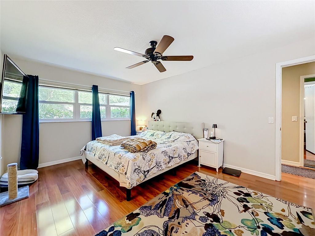 Image 39 of property listing at 8517 CEDAR COVE COURT, Orlando, FL 32819