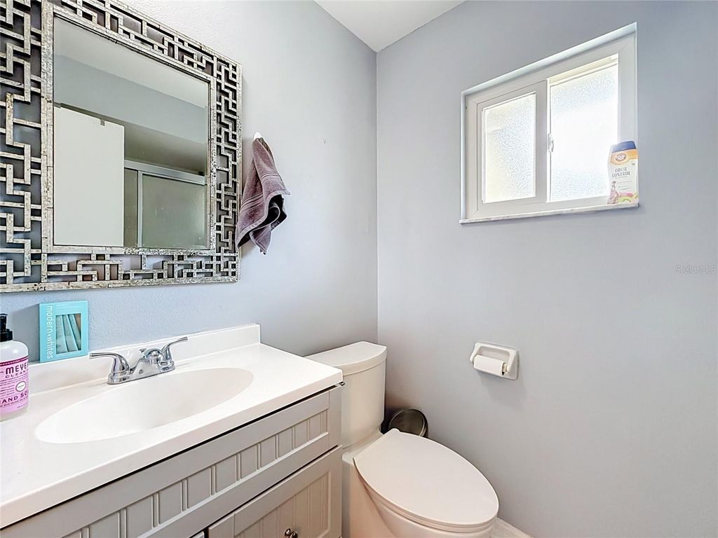 Image 44 of property listing at 8517 CEDAR COVE COURT, Orlando, FL 32819