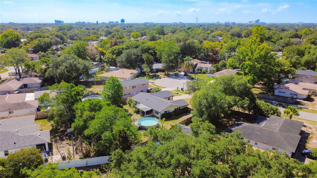 Image 57 of property listing at 8517 CEDAR COVE COURT, Orlando, FL 32819