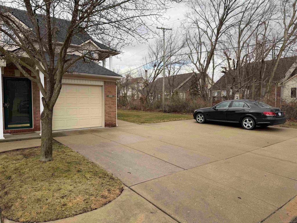 45687 Cagney Drive, Macomb Twp, MI 48044