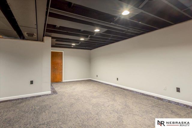 4905 N 93rd Street, Omaha, NE 68134