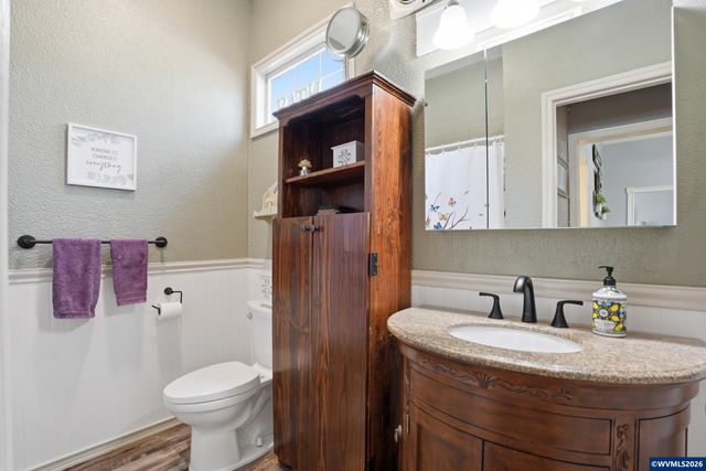 798 Young St, Woodburn, OR 97071