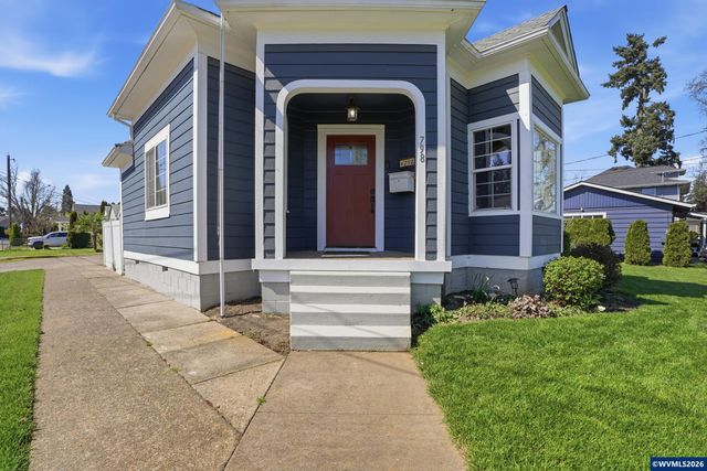 798 Young St, Woodburn, OR 97071