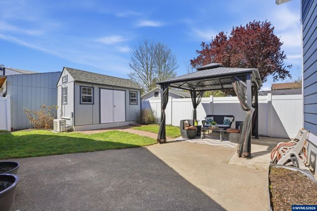 798 Young St, Woodburn, OR 97071