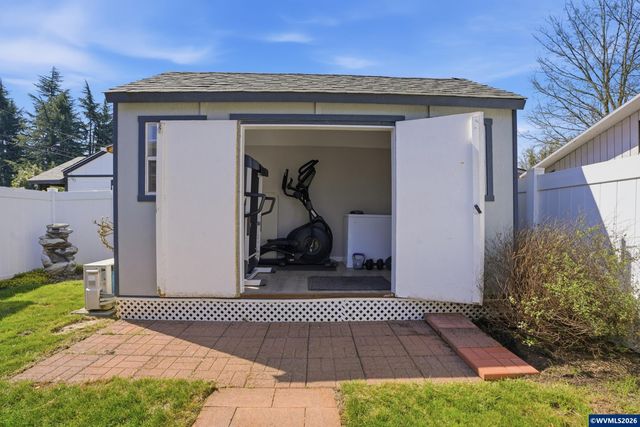 798 Young St, Woodburn, OR 97071