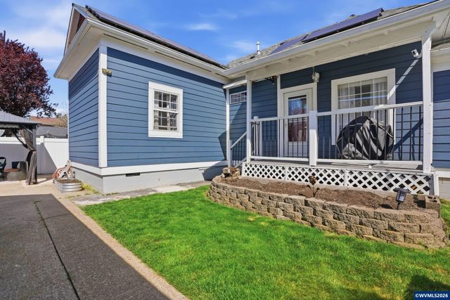 798 Young St, Woodburn, OR 97071