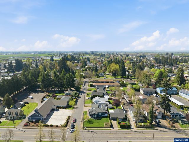 798 Young St, Woodburn, OR 97071
