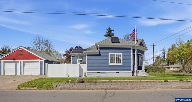 798 Young St, Woodburn, OR 97071