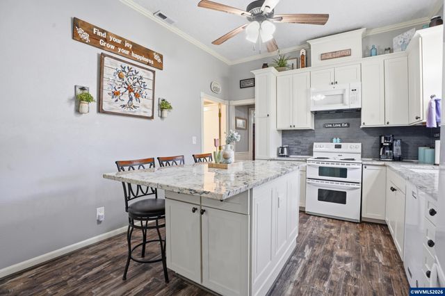 798 Young St, Woodburn, OR 97071