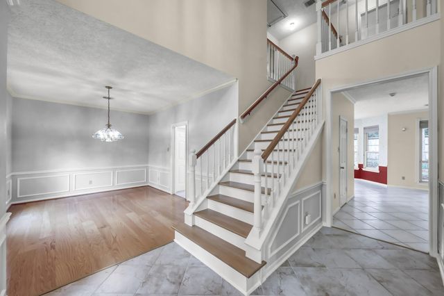 92 S Bonneymead Circle, The Woodlands, TX 77381