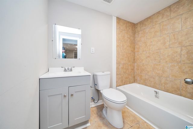 862 HILLVIEW DRIVE, Bessemer, AL 35023