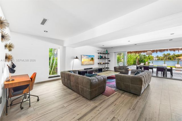 741 86th St, Miami Beach, FL 33141