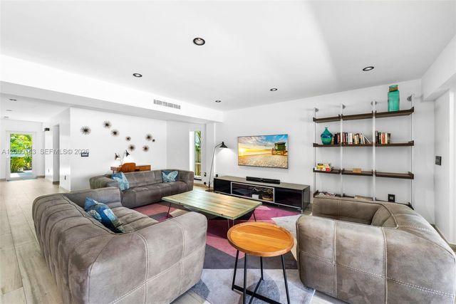 741 86th St, Miami Beach, FL 33141