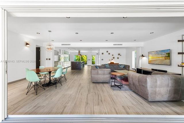 741 86th St, Miami Beach, FL 33141