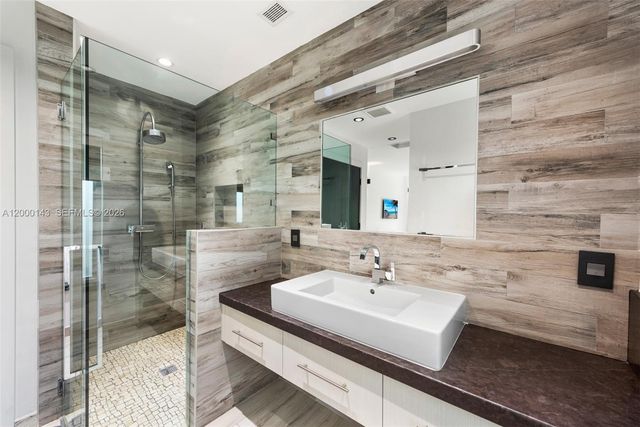 741 86th St, Miami Beach, FL 33141