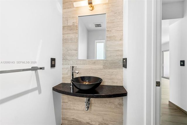 741 86th St, Miami Beach, FL 33141