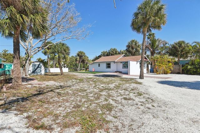 13135 4TH STREET E, Madeira Beach, FL 33708