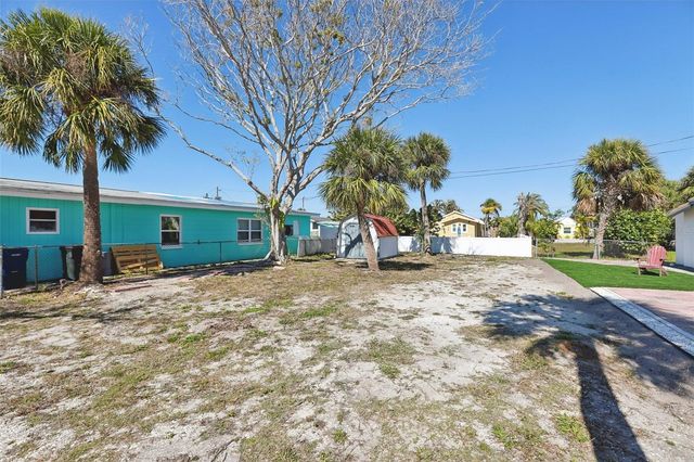 13135 4TH STREET E, Madeira Beach, FL 33708