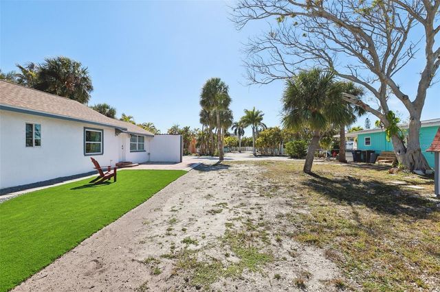 13135 4TH STREET E, Madeira Beach, FL 33708