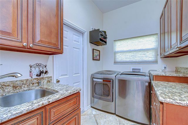 3901 NORTHRIDGE DRIVE, Valrico, FL 33596