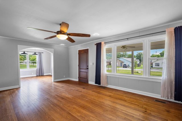 118 Shearer Street, Soddy Daisy, TN 37379