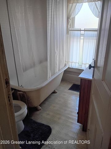 113 W Willow Street, Lansing, MI 48906