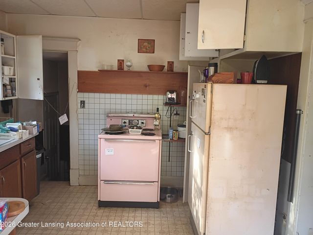 113 W Willow Street, Lansing, MI 48906