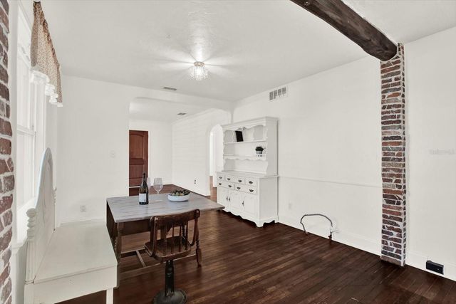 734 37TH AVENUE N, St Petersburg, FL 33704