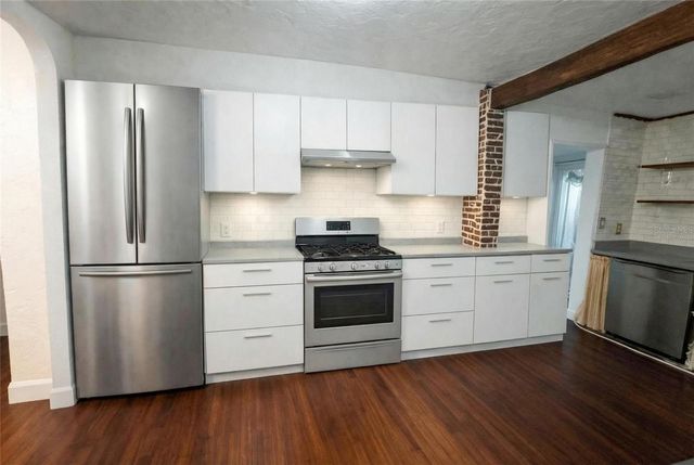 734 37TH AVENUE N, St Petersburg, FL 33704