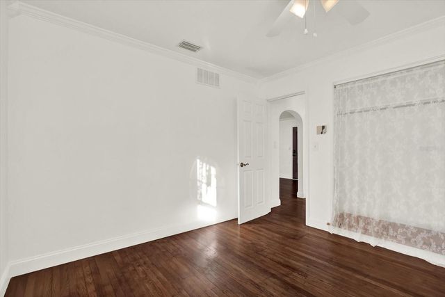 734 37TH AVENUE N, St Petersburg, FL 33704