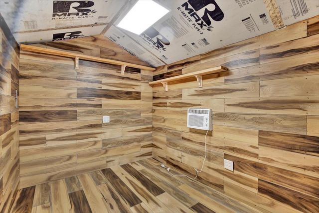 734 37TH AVENUE N, St Petersburg, FL 33704