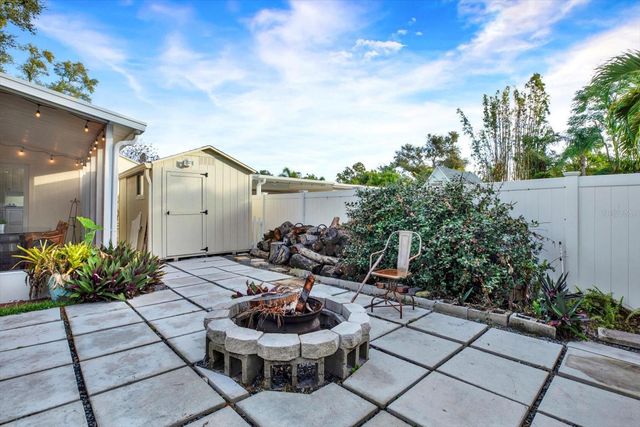 734 37TH AVENUE N, St Petersburg, FL 33704