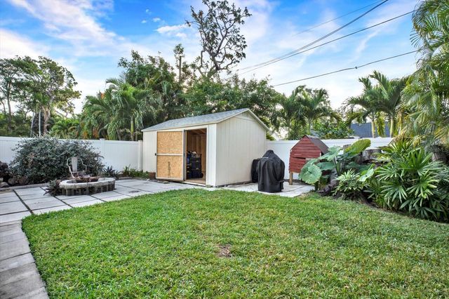 734 37TH AVENUE N, St Petersburg, FL 33704