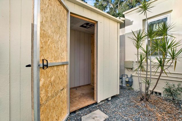 734 37TH AVENUE N, St Petersburg, FL 33704