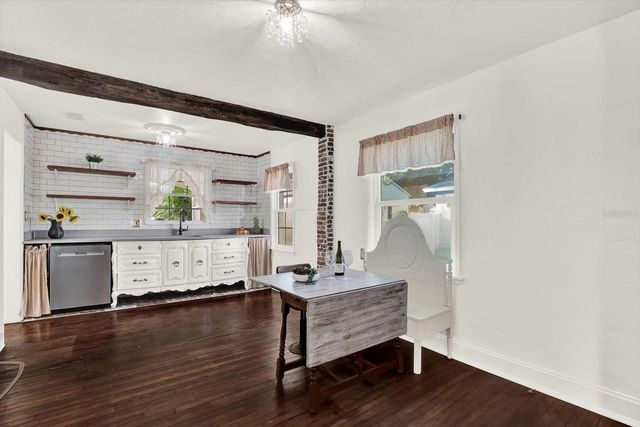 734 37TH AVENUE N, St Petersburg, FL 33704