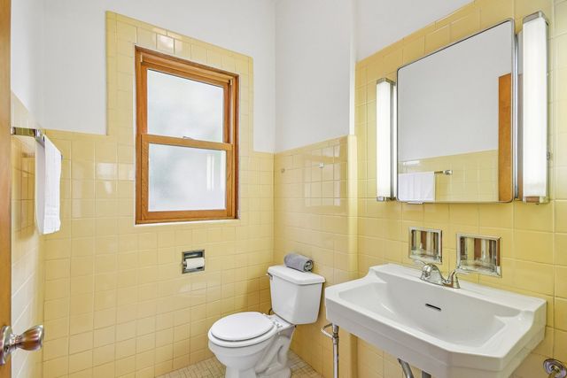 734 Gunderson Avenue, Oak Park, IL 60304