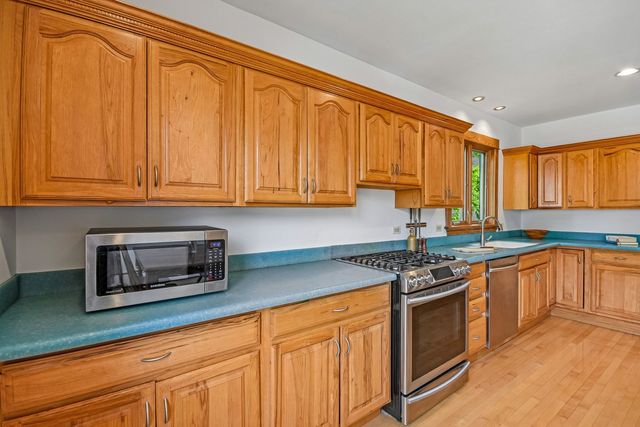 734 Gunderson Avenue, Oak Park, IL 60304