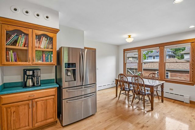 734 Gunderson Avenue, Oak Park, IL 60304